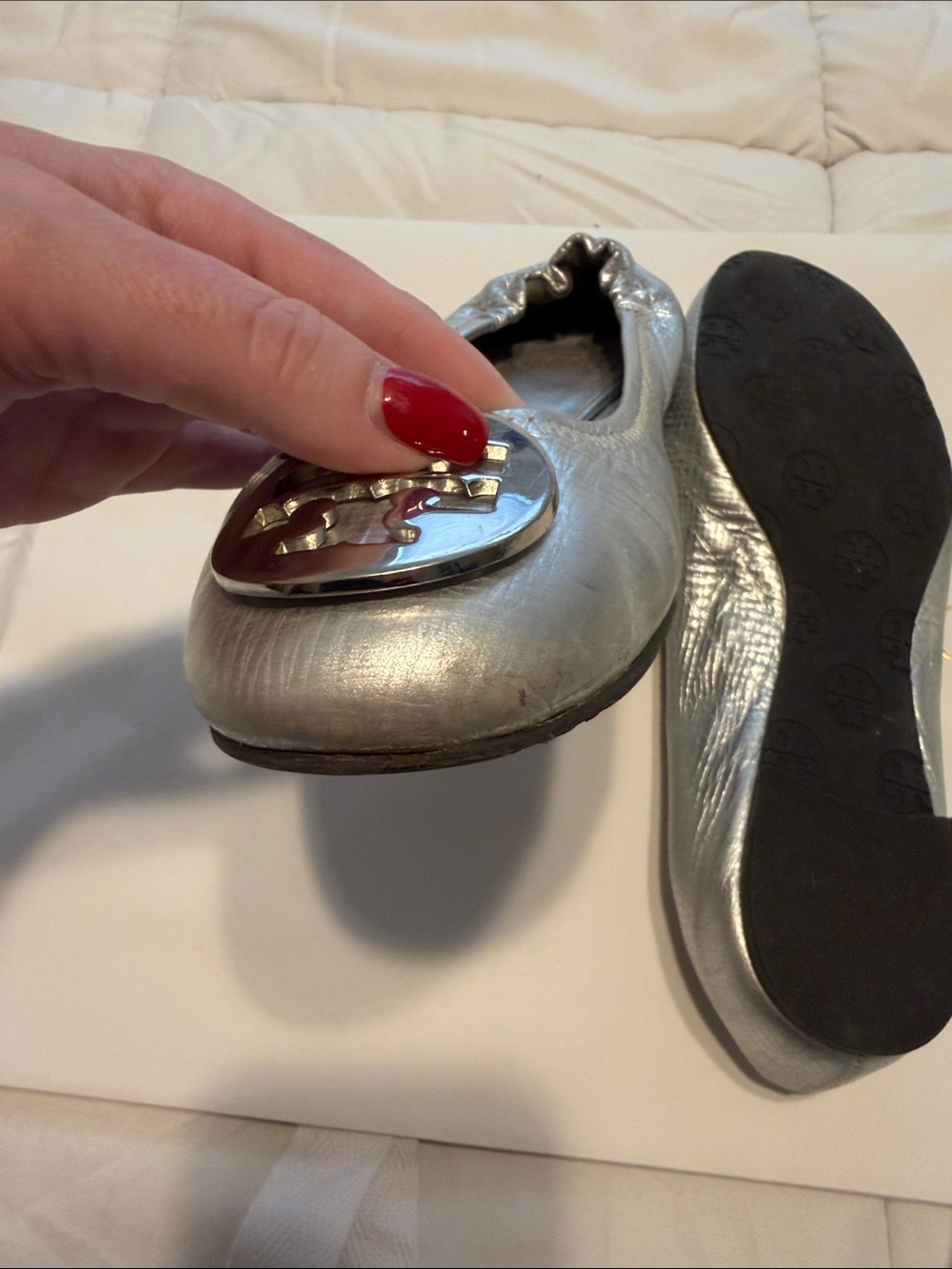 Tory Burch Reva Silver Women's Ballet Flats with Logo Medallion - Picture 3 of 4